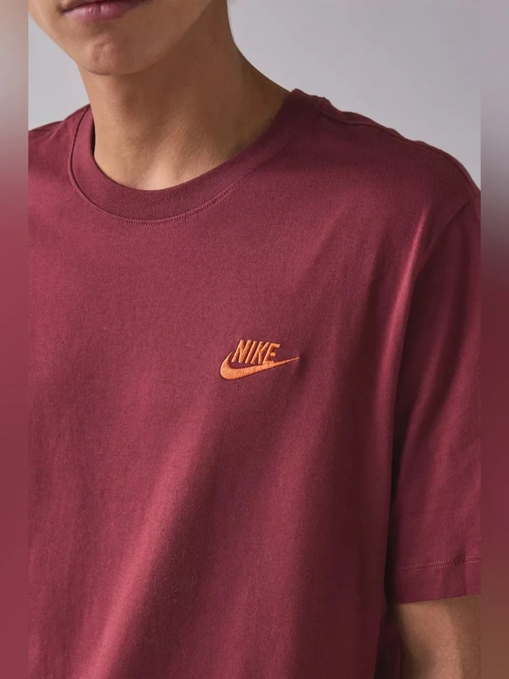 NWT Nike Sportswear Club Tee